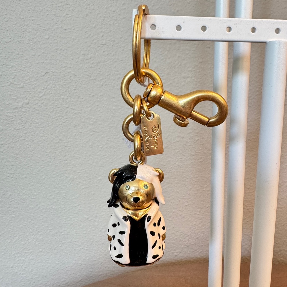 Disney x COACH Bear Keychain - Cruella DeVil